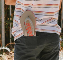 Load image into Gallery viewer, Plakkie Clifton (Grey and Red)